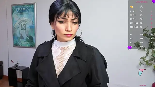 חדר צ'אט בשידור חי של chloehanna