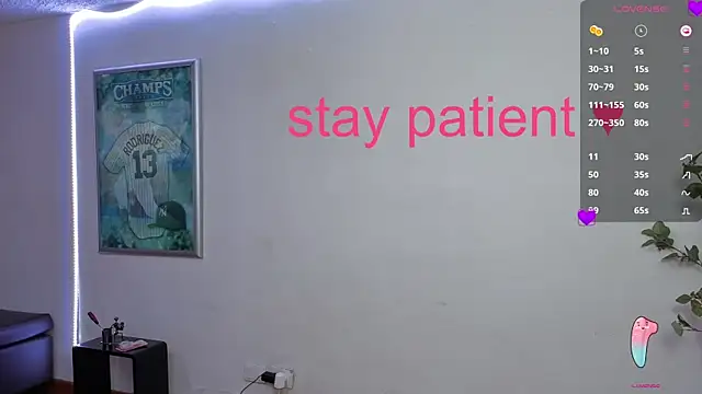 chloehanna Adlı Modelin Canlı Sohbet Odası