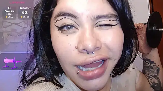 Magic_Alicee_'s Live Chat Room