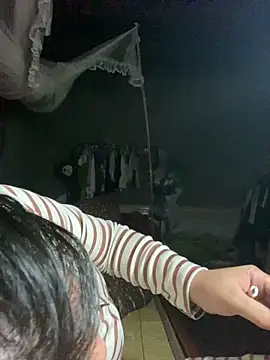kimyonon Adlı Modelin Canlı Sohbet Odası