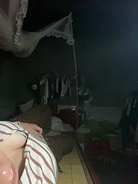 kimyonon Adlı Modelin Canlı Sohbet Odası