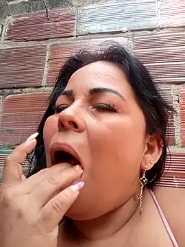 Mother-Big-tits' Live Chat Room