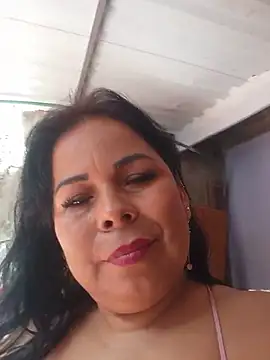 Mother-Big-tits' Live Chat Room