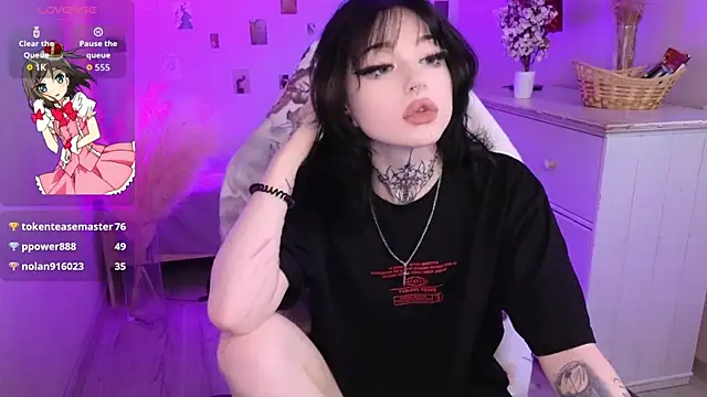 Emma_Kirks élő chatszobája