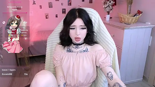 Živá chatovací místnost Emma_Kirks