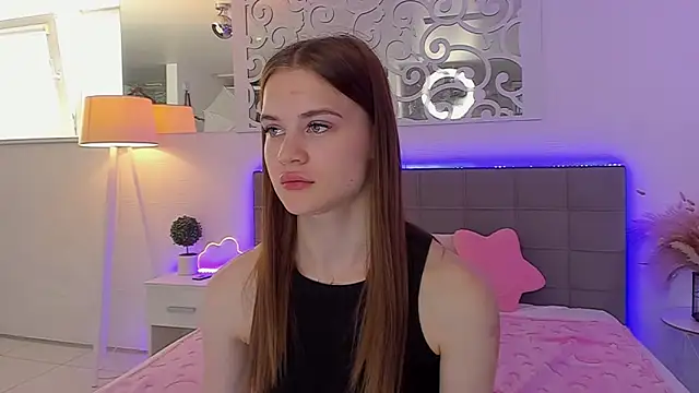 LuisaClover live-chat rom