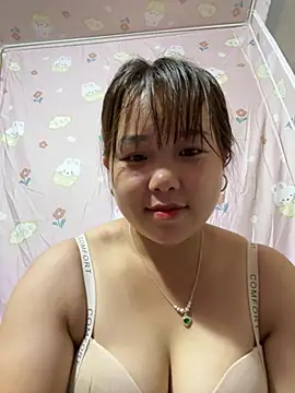 love_pusy09 Adlı Modelin Canlı Sohbet Odası