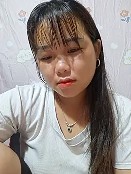 love_pusy09 Adlı Modelin Canlı Sohbet Odası