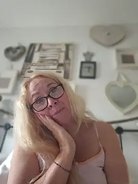 Živá chatovací místnost Ashti_Grace