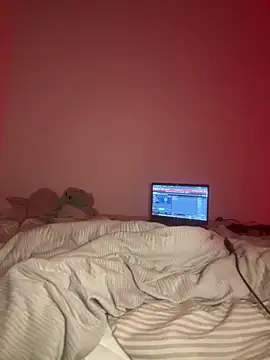 elliepixie Adlı Modelin Canlı Sohbet Odası