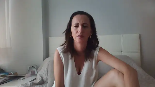 ArianaStarr's Live Chat Room