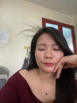 Živá chatovací místnost Charming-girl-