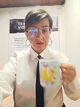 Valentina--1n Live chat-huone