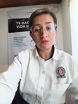 Valentina--1 Adlı Modelin Canlı Sohbet Odası