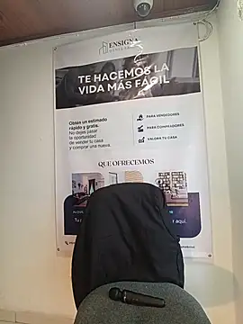 Sala de chat ao vivo de Valentina--1