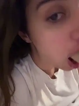 bellefleurrr's Live Chat Room