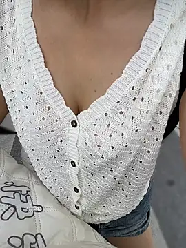 Chat soba uživo modela Zuzu-6