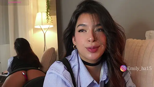 Missemily_11 Adlı Modelin Canlı Sohbet Odası