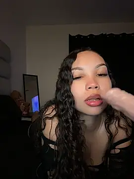 nikkiloveee 실시간 채팅방