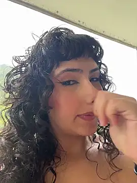 غرفة دردشة SugarTroubl33 المباشرة