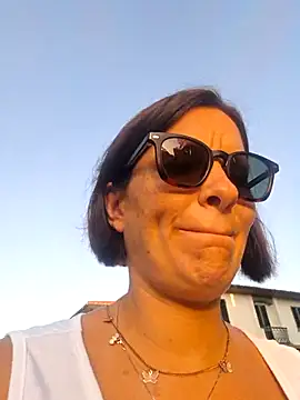 Piediniecollant Live Chatrum