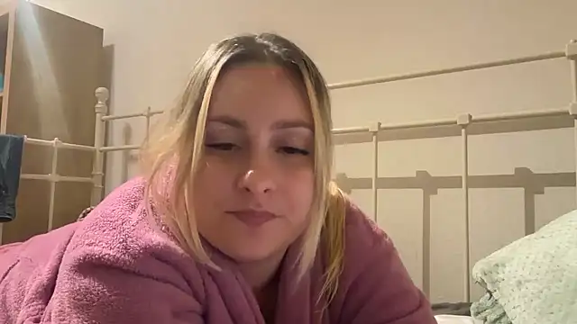 EngelHelene Adlı Modelin Canlı Sohbet Odası