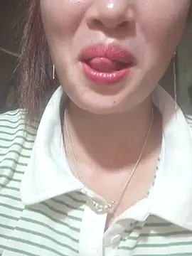 Živá chatovací místnost HGiasexy69