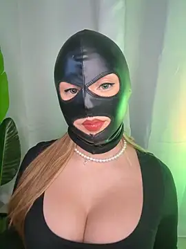 MasterAlexSlavekate Adlı Modelin Canlı Sohbet Odası