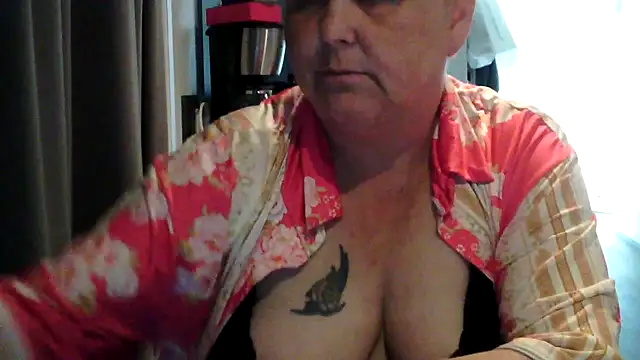 Sylviastar46's Live Chat Room