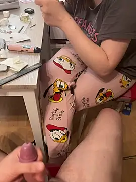 Teeny-Slut18's Live Chat Room