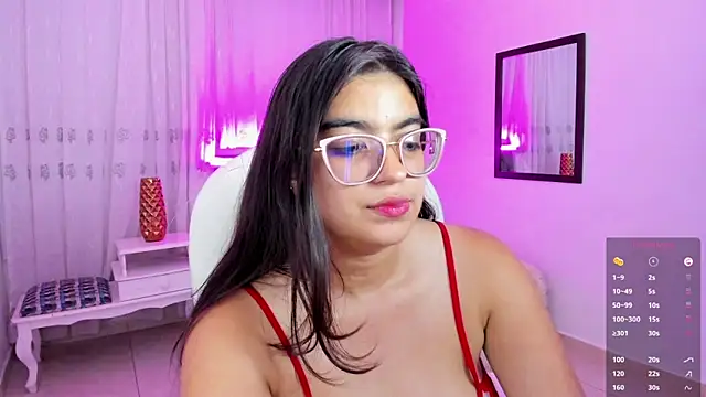 Luna_Jonnes1 Adlı Modelin Canlı Sohbet Odası