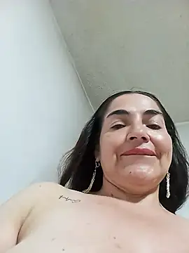 MaryRoze_'s Live Chat Room