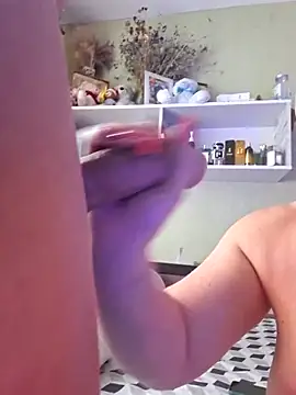Pokazy przed seks kamerką na żywo – murrr-kitty