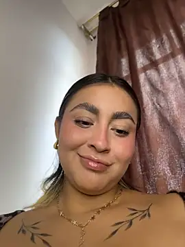 Elina_Hills Live Chatraum