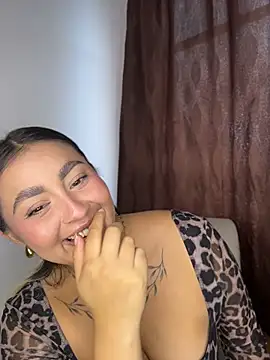Elina_Hills Cameră chat live