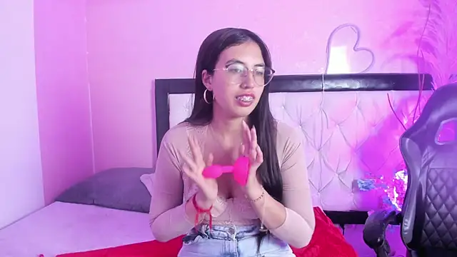 חדר צ'אט בשידור חי של Valk_submissive