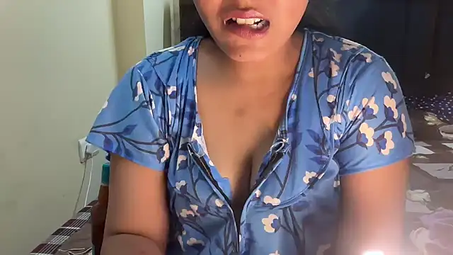 Shilpa_7 Live chatroom