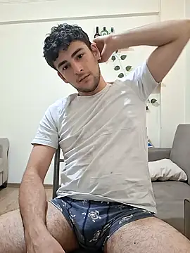 Yasinyasin7: απευθείας σέξι σόου στην κάμερα