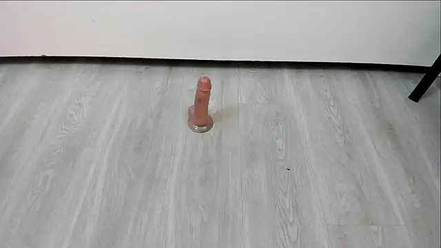 Chat soba uživo modela scarlett_leblanc_