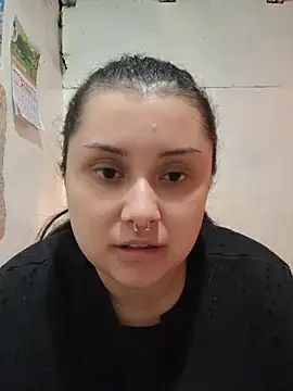 غرفة دردشة CurvyNoir المباشرة