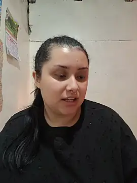 CurvyNoir Adlı Modelin Canlı Sohbet Odası