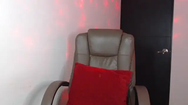 Sala de chat en directo de kristelltender1