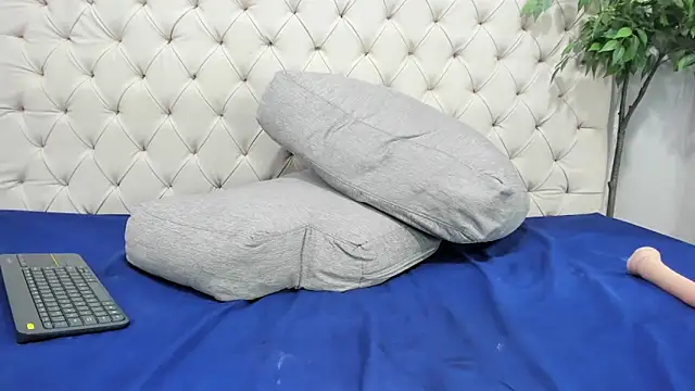 Phòng Chat Trực Tiếp Anggie_Miller