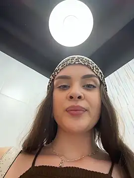 KristiRich Adlı Modelin Canlı Sohbet Odası