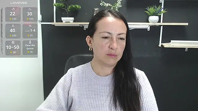 غرفة دردشة Lauryn_Jones المباشرة