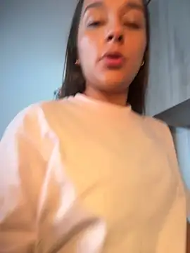Phòng Chat Trực Tiếp Brunettecollins05