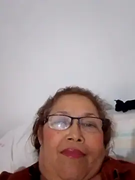 Živá chatovací místnost Cessi50