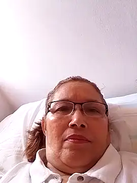 חדר צ'אט בשידור חי של Cessi50
