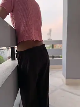 Miya_bibi লাইভ চ্যাট রুম