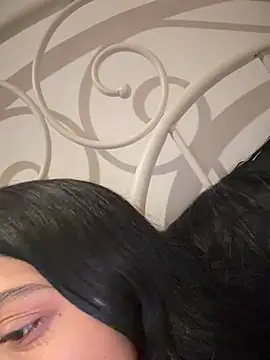 JIORYOvO Live Chatraum